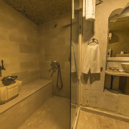 Hotel Luna Cave